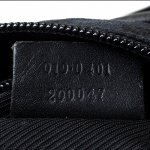 Gucci Monogram Gg Nylon Pocket Shopper Bla… - Picture 10 of 16